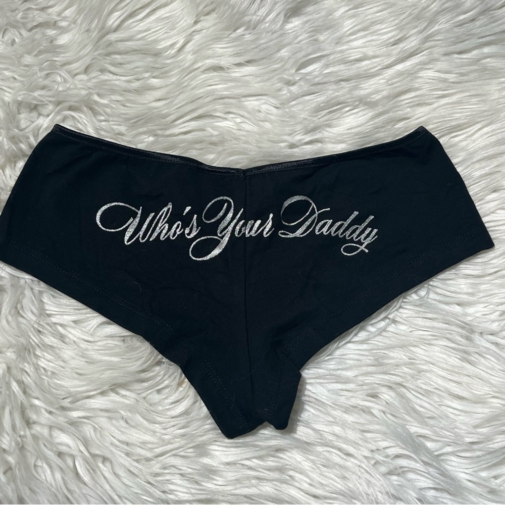 TOBY KEITH'S BAR & GRILL Who's Your Daddy Boy Shorts Panties Metallic Writing